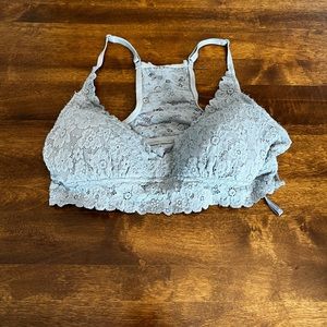 Arie Bralette size Large in Womens. No flaws. Good used condition. Grey.